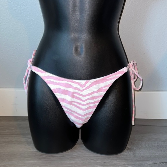 Zebra punch pink zebra string bottom - Picture 6 of 9